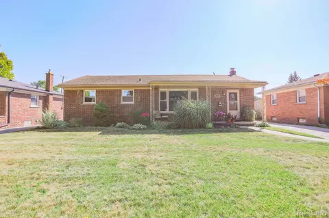 24868 Beierman Ave, Warren, MI 48091