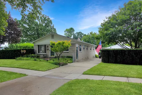 33413 Somerset St, Westland, MI 48186