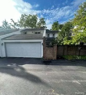 165 E Long Lake Rd, Bloomfield Hills, MI 48304