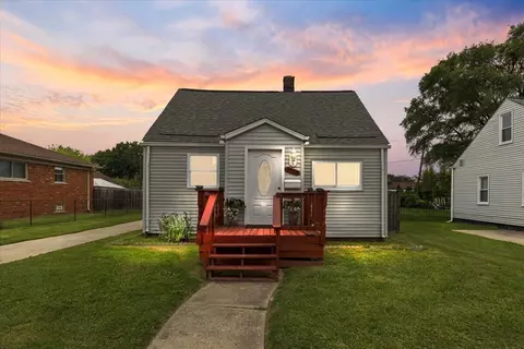 25218 Dodge St, Roseville, MI 48066