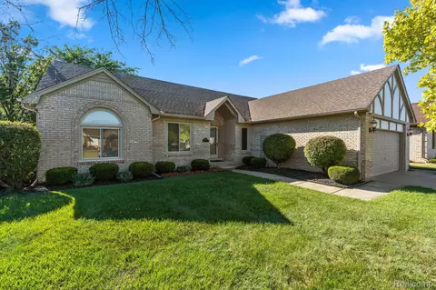 53367 Rebecca Dr, Macomb, MI 48042