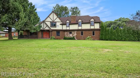 49435 Fairchild Rd, Macomb, MI 48042