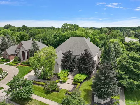 22440 Amberlund, Novi, MI 48374