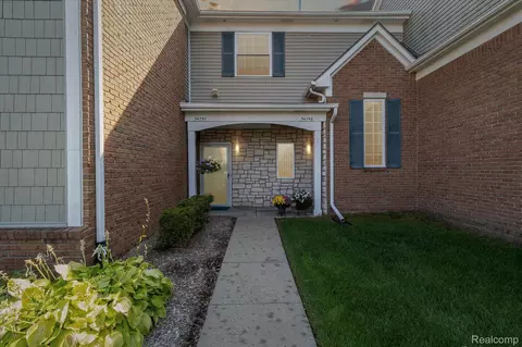 54746 Monarch Dr, Shelby Township, MI 48316