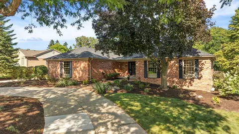 413 Cypress Rd, Rochester Hills, MI 48309