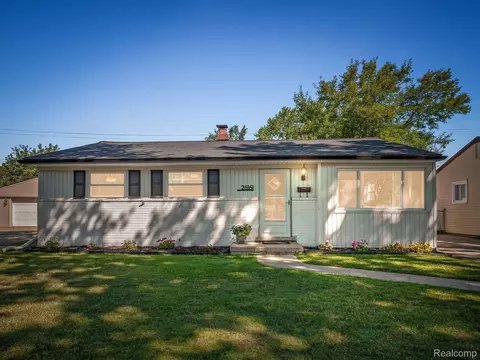 26161 Cameo Crt Ct, Madison Heights, MI 48071
