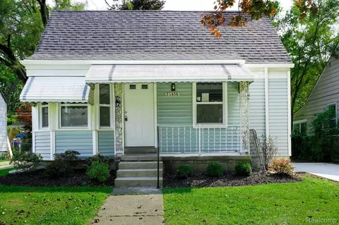 20436 Kinloch, Redford, MI 48240