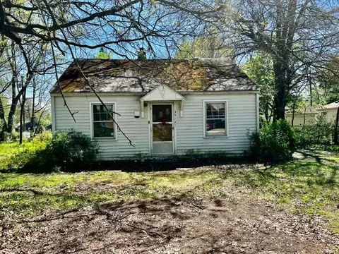 35121 Avondale St, Westland, MI 48186