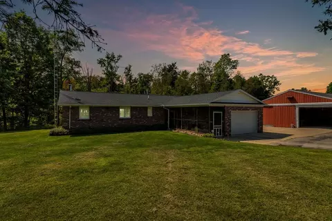 9390 E Lehring Rd, Burns, MI 48429