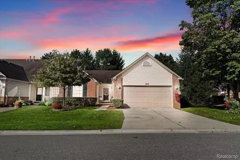 202 Woodfield Square Ln, Brighton, MI 48116