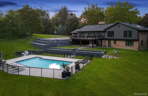 1469 Highmoor Way, Bloomfield Hills, MI 48302