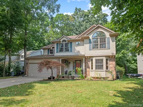 7861 Lake Crest Dr, Ypsilanti, MI 48197