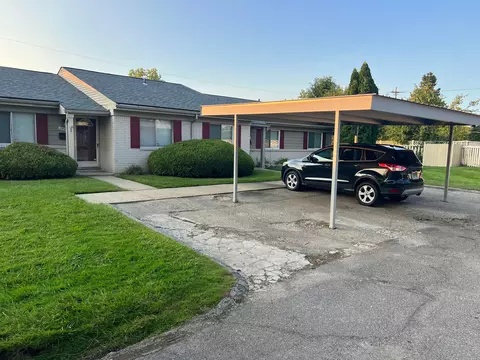 25906 Franklin Pointe Dr, Southfield, MI 48034