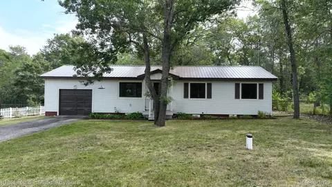 7215 Tuscarora Cir, Tuscarora, MI 49749