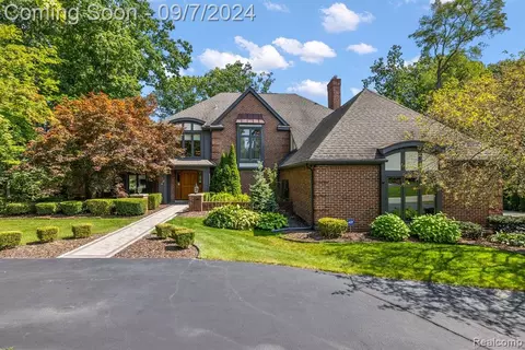 306 Vailwood Ct, Bloomfield Hills, MI 48302