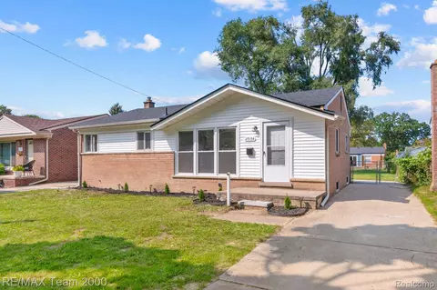 25154 Haskell St, Taylor, MI 48180
