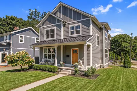 902 Fernwood Rd, Royal Oak, MI 48067