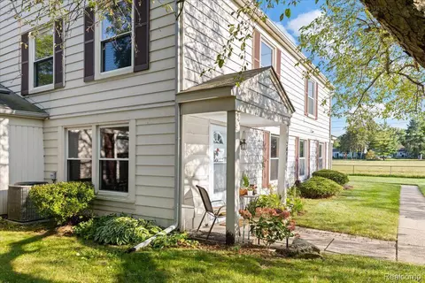 2855 Glenwood, Orion, MI 48360