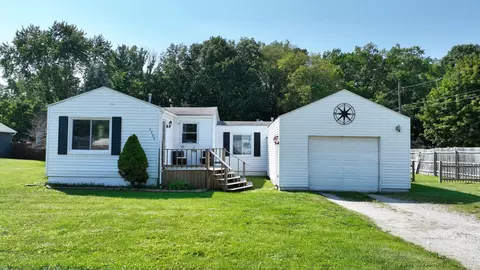 4322 Greenly St, Burton, MI 48529