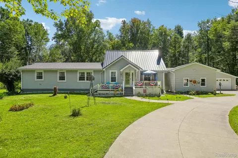5325 Columbiaville Rd, Marathon, MI 48421