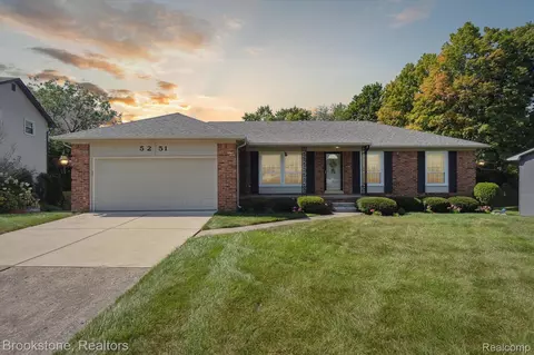 5251 Old Haver Hl, Grand Blanc, MI 48439