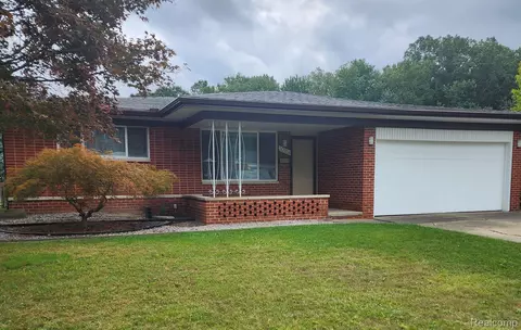 30254 Cousino Dr, Warren, MI 48092