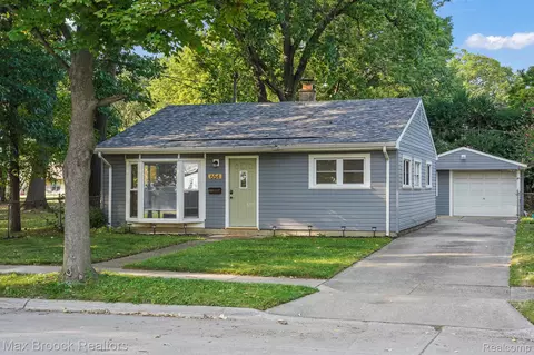 654 W Garfield Ave, Hazel Park, MI 48030