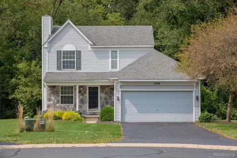 1065 Yorick Path, Wixom, MI 48393