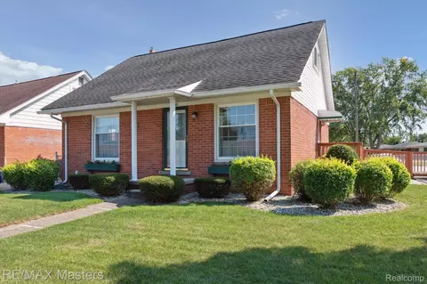 14445 Stoeflet St, Gibraltar, MI 48173