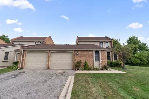 2953 Moon Lake Dr, West Bloomfield, MI 48323