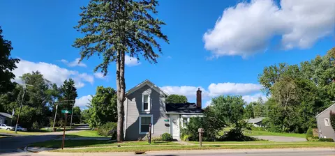 609 E Main St, Pinckney, MI 48169