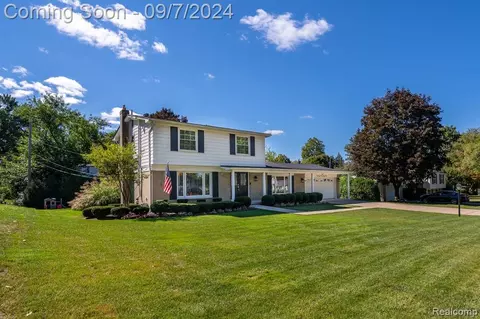 2565 Alveston Dr, Bloomfield Hills, MI 48304