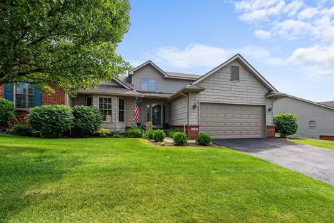 6197 Mountain Laurel Dr, Brighton, MI 48116