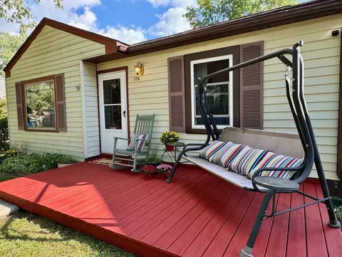 7251 Sandy Beach Dr, Waterford, MI 48329