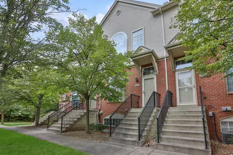 30667 Ardmore, Novi, MI 48377