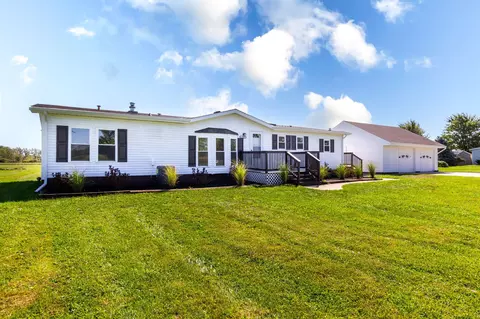 1534 Berville Rd, Berlin, MI 48002