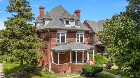 255 E Ferry St, Detroit, MI 48202