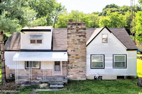 7629 Cardwell St, Westland, MI 48185