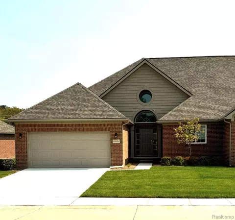 49677 Manistee Dr #85, Chesterfield, MI 48047