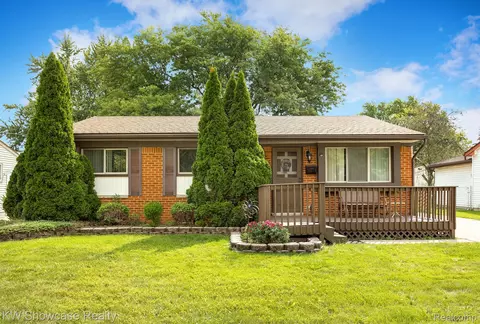 31801 Lynne Dr, Rockwood, MI 48173
