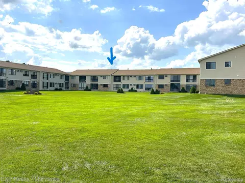 1700 River Rd #21, Marysville, MI 48040