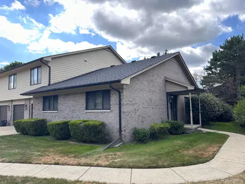 42349 E Leo St, Clinton Township, MI 48038