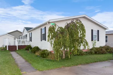 3936 Rivers Pt, Monroe, MI 48161