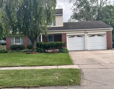 2338 London Dr, Troy, MI 48085