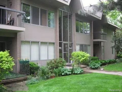 2015 Klingensmith Rd #71, Bloomfield Township, MI 48302