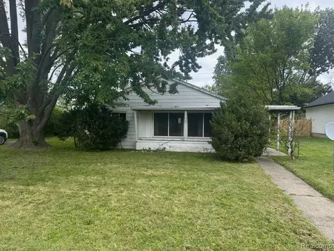 17622 Addison St, Southfield, MI 48075
