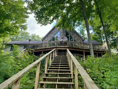 4694 Howell Rd, Marathon, MI 48464