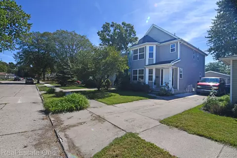 1020 E Granet Ave, Hazel Park, MI 48030