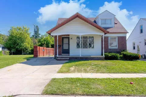 22156 Nevada Ave, Eastpointe, MI 48021