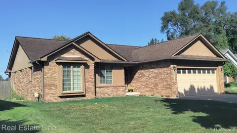 31621 Mary Ann Dr, Warren, MI 48092
